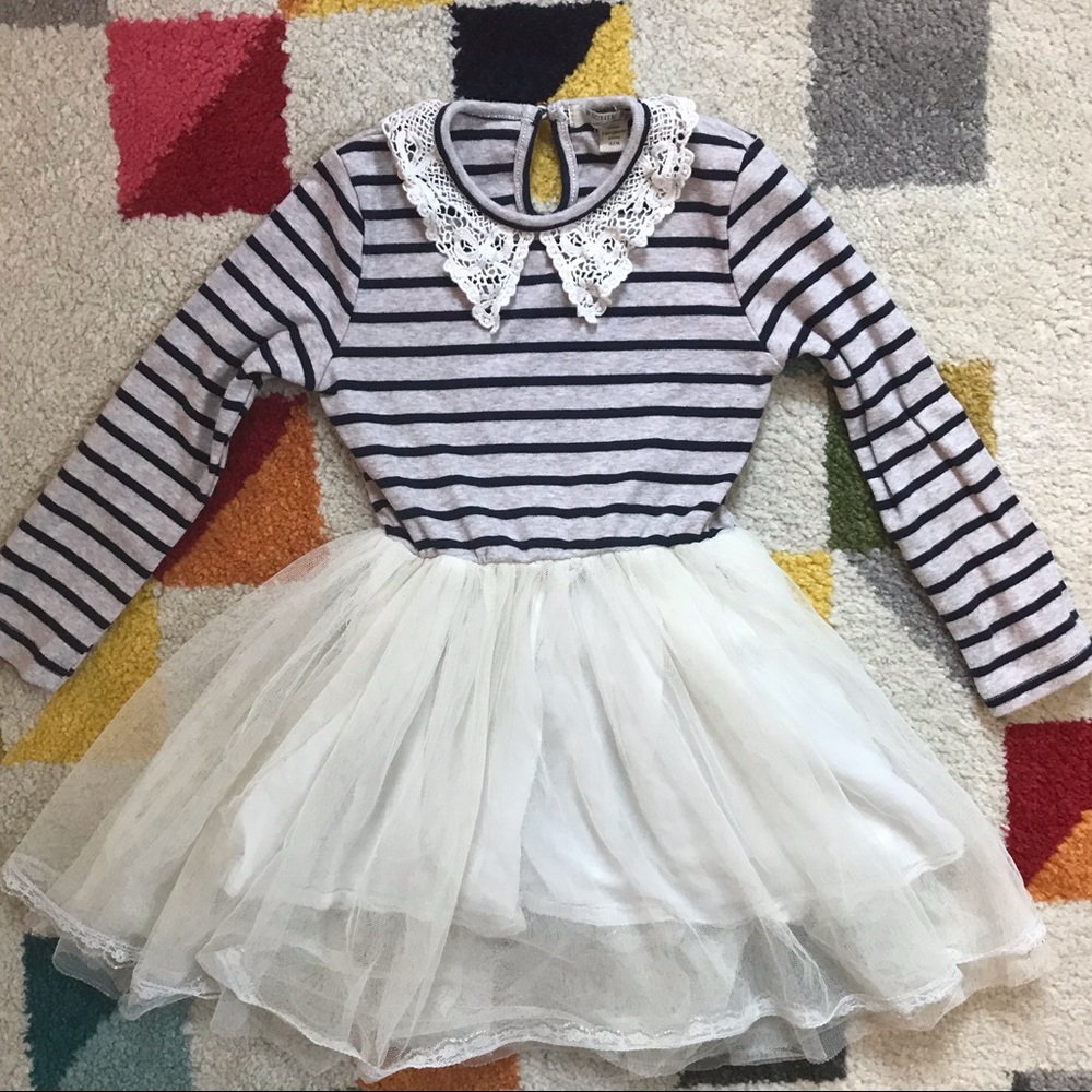 Adorable lace and tulle dress size 3-4 years